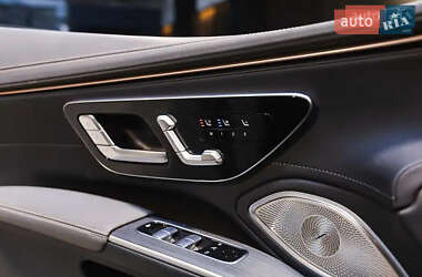 Седан Mercedes-Benz EQS 2022 в 