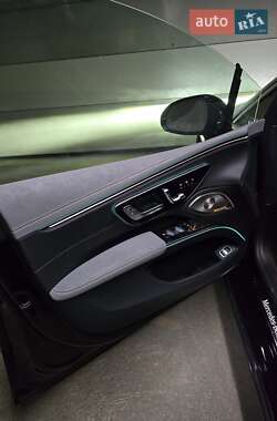 Седан Mercedes-Benz EQS 2022 в 