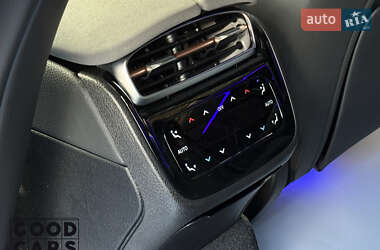 Седан Mercedes-Benz EQS 2022 в  фото 25 Седан Mercedes-Benz EQS 2022 в
