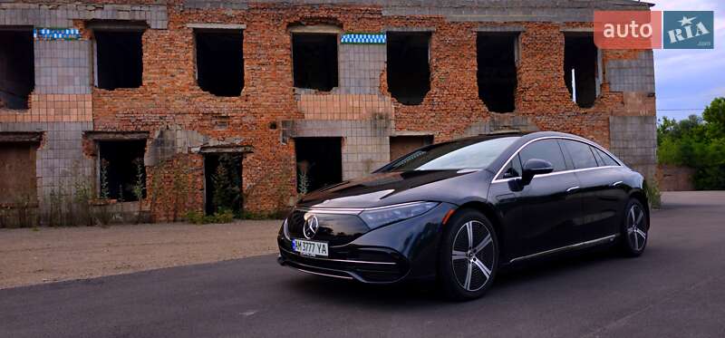 Седан Mercedes-Benz EQS 2022 в Коростене