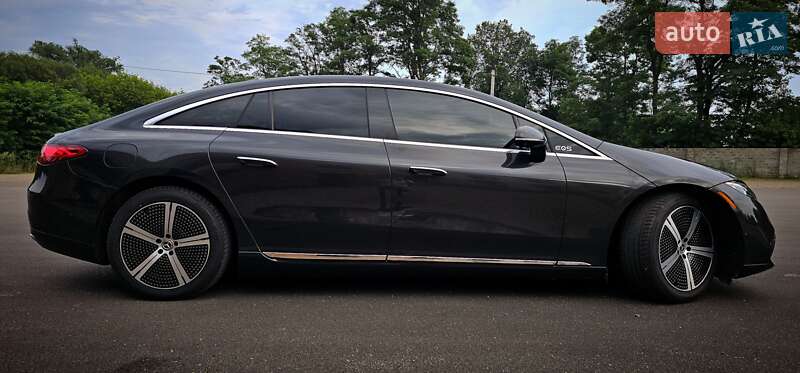 Седан Mercedes-Benz EQS 2022 в Коростене