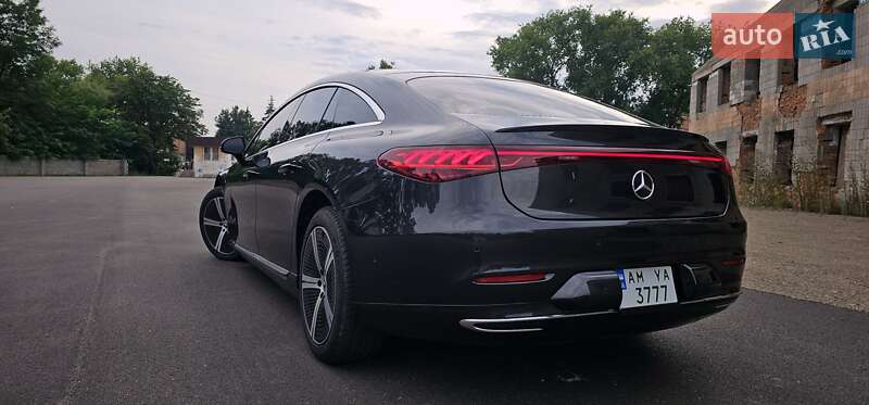 Седан Mercedes-Benz EQS 2022 в Коростене