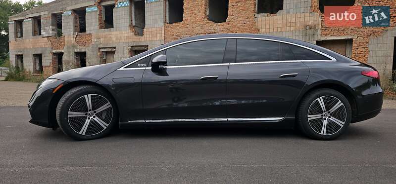 Седан Mercedes-Benz EQS 2022 в Коростене