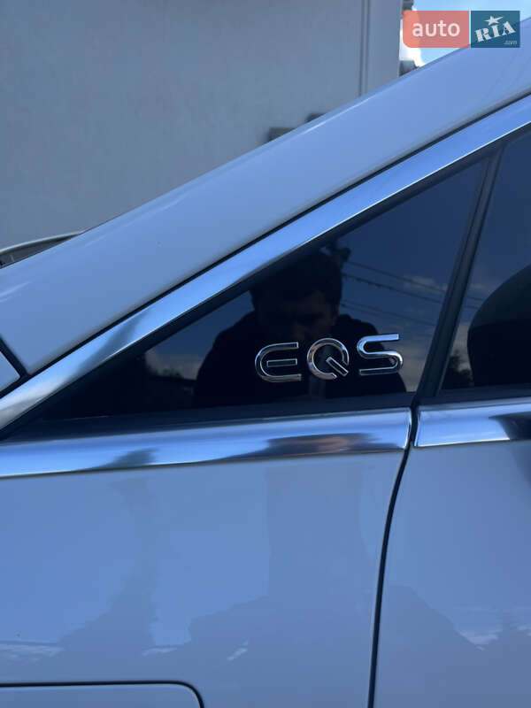 Седан Mercedes-Benz EQS 2022 в Львове