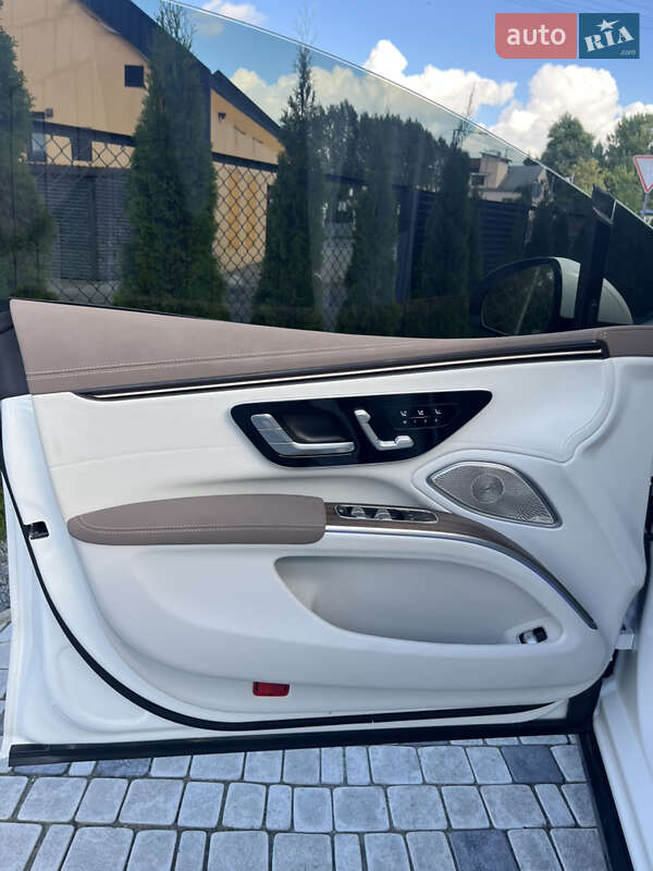 Седан Mercedes-Benz EQS 2022 в Львове