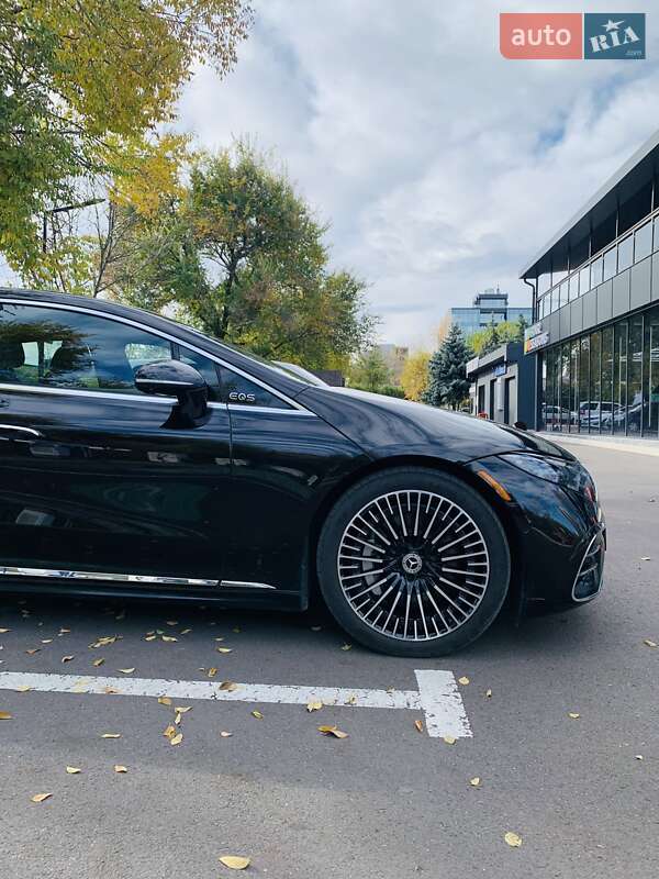 Седан Mercedes-Benz EQS 2022 в Киеве
