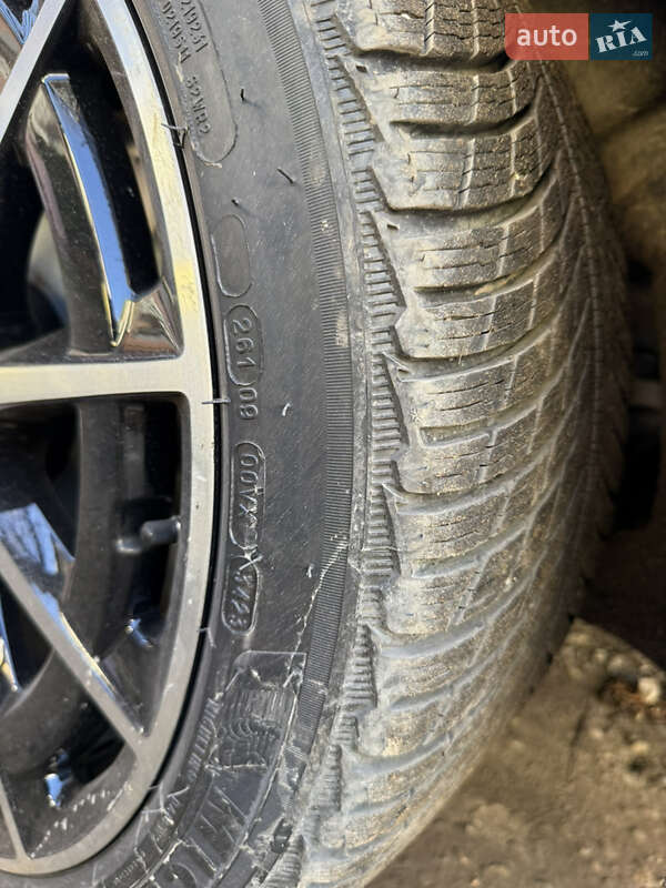 Седан Mercedes-Benz EQS 2023 в Коломые