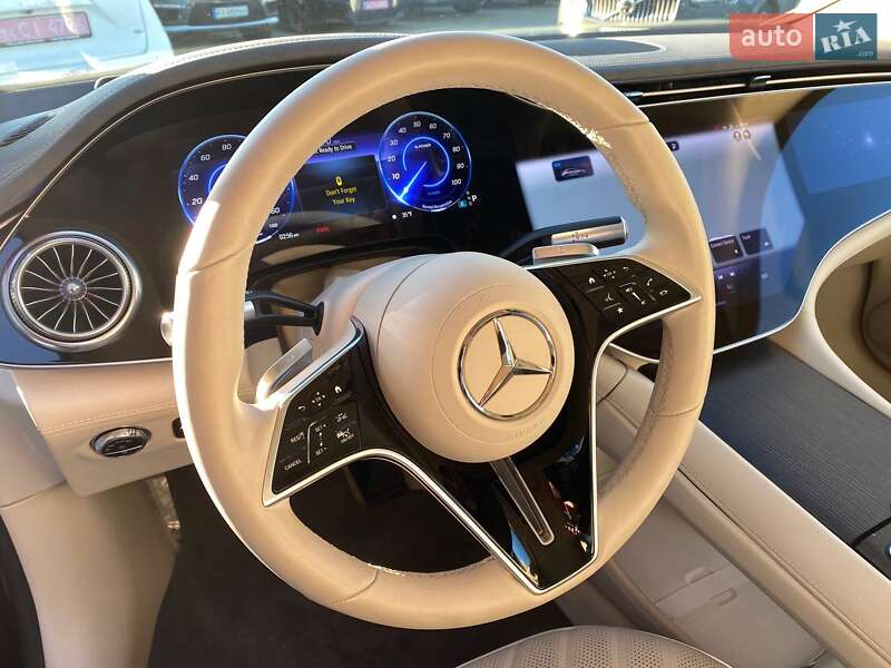 Седан Mercedes-Benz EQS 2022 в Львові