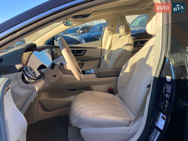 Седан Mercedes-Benz EQS 2022 в Львові