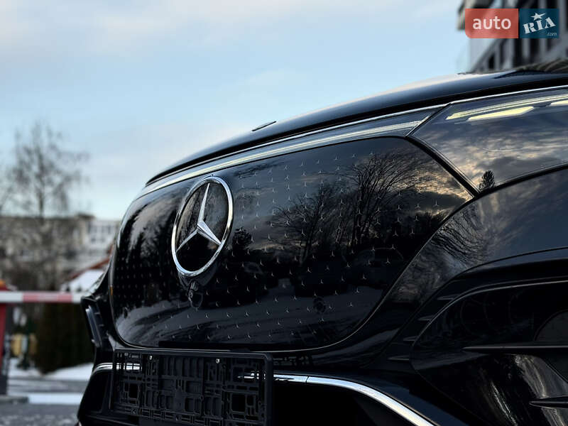 Седан Mercedes-Benz EQS 2023 в Львові