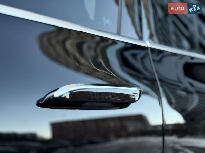 Седан Mercedes-Benz EQS 2023 в Львові