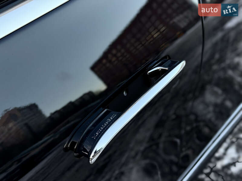 Седан Mercedes-Benz EQS 2023 в Львові