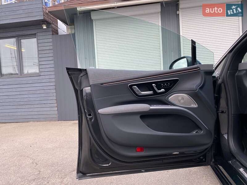 Седан Mercedes-Benz EQS 2022 в Киеве