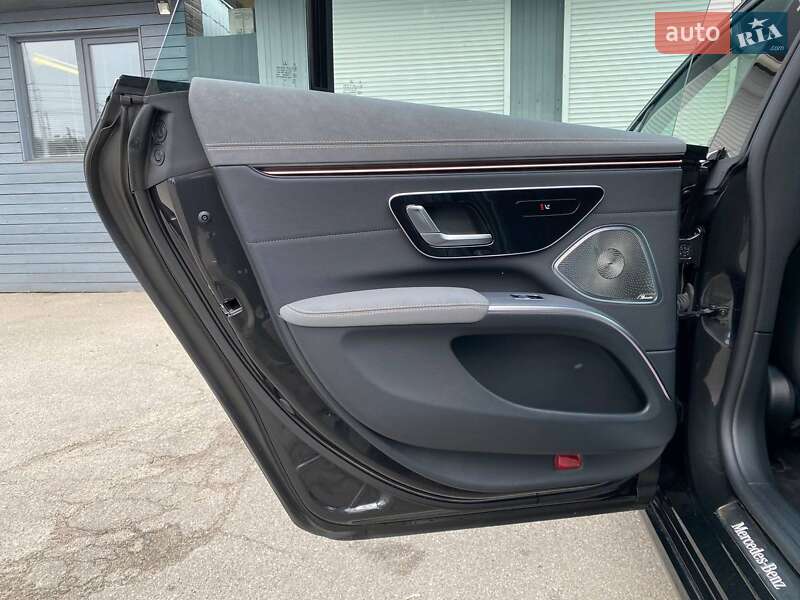 Седан Mercedes-Benz EQS 2022 в Киеве