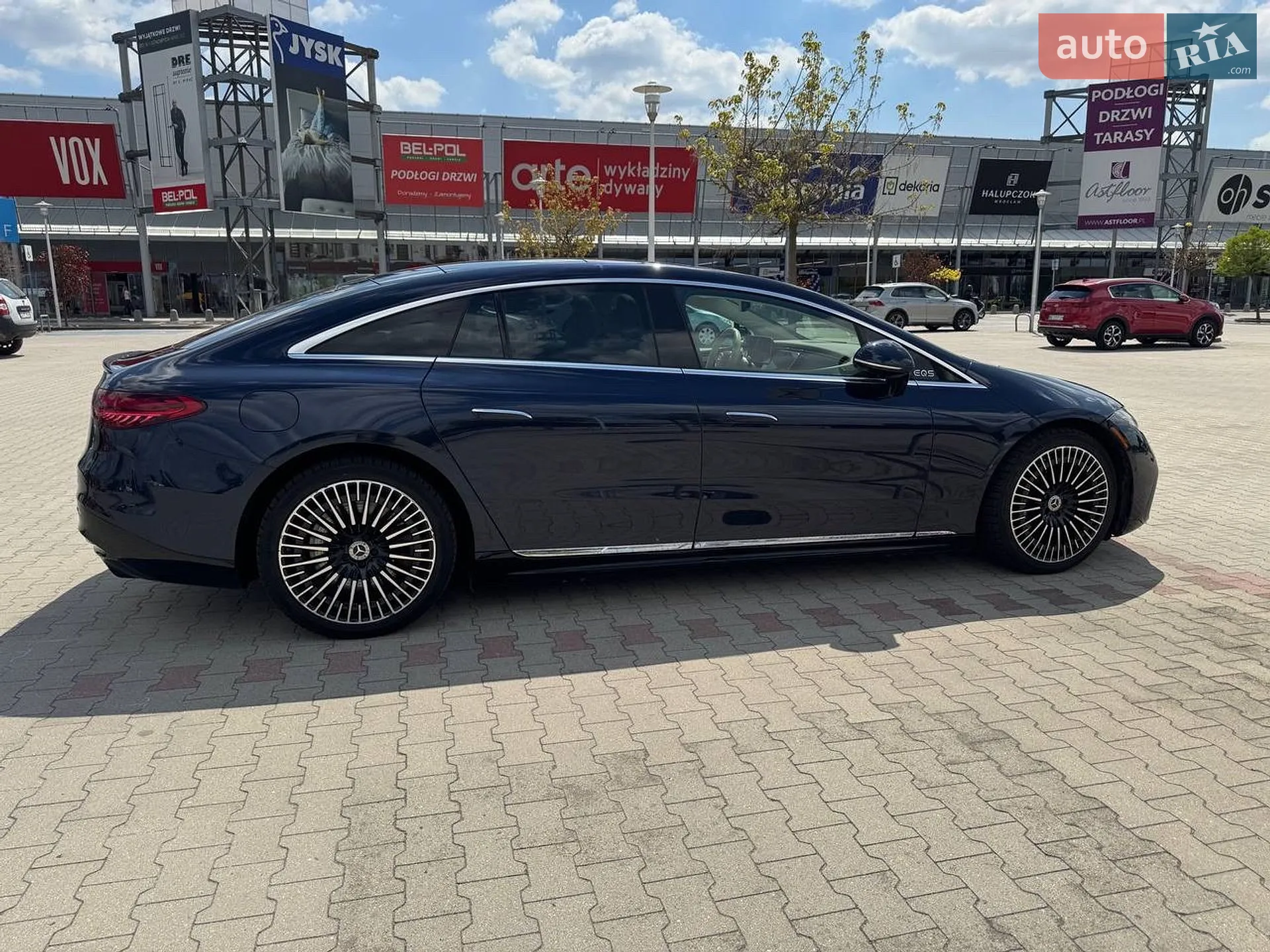 2021 Mercedes-Benz EQS - мініатюра 9