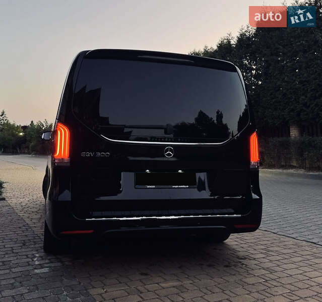 Минивэн Mercedes-Benz EQV 2024 в Киеве