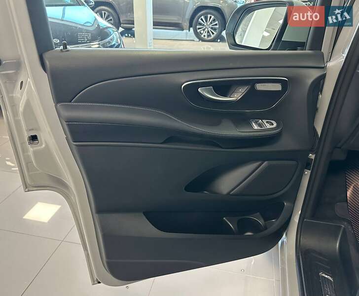 Минивэн Mercedes-Benz EQV 2025 в Киеве