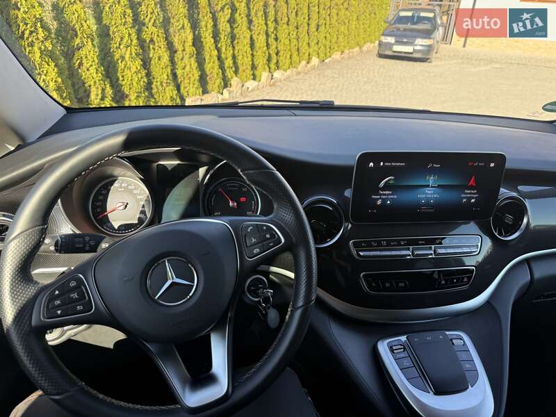 Минивэн Mercedes-Benz EQV 2023 в Косове фото 8 Минивэн Mercedes-Benz EQV 2023 в Косове