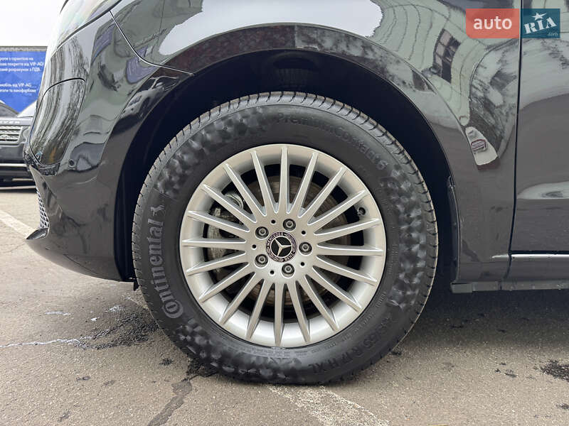 Минивэн Mercedes-Benz EQV 2023 в Киеве фото 61 Минивэн Mercedes-Benz EQV 2023 в Киеве