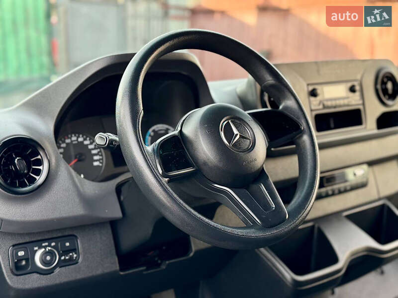 Грузовой фургон Mercedes-Benz eSprinter 2023 в Дрогобыче