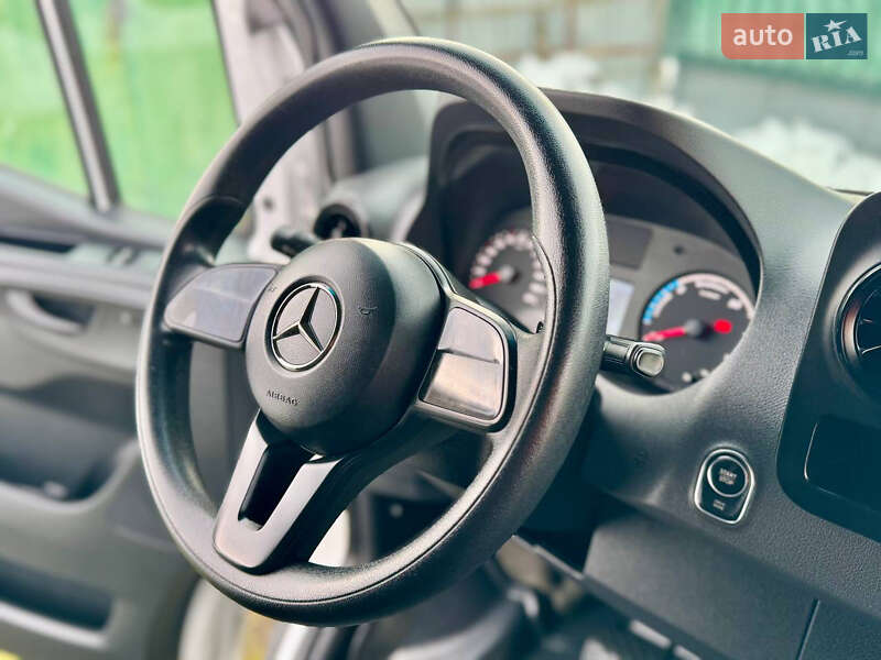 Грузовой фургон Mercedes-Benz eSprinter 2023 в Дрогобыче