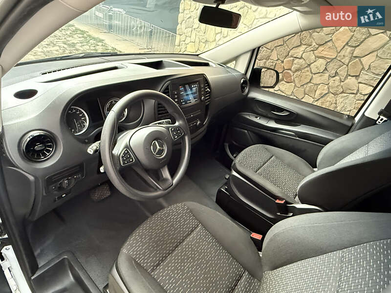 Минивэн Mercedes-Benz eVito 2021 в Тячеве