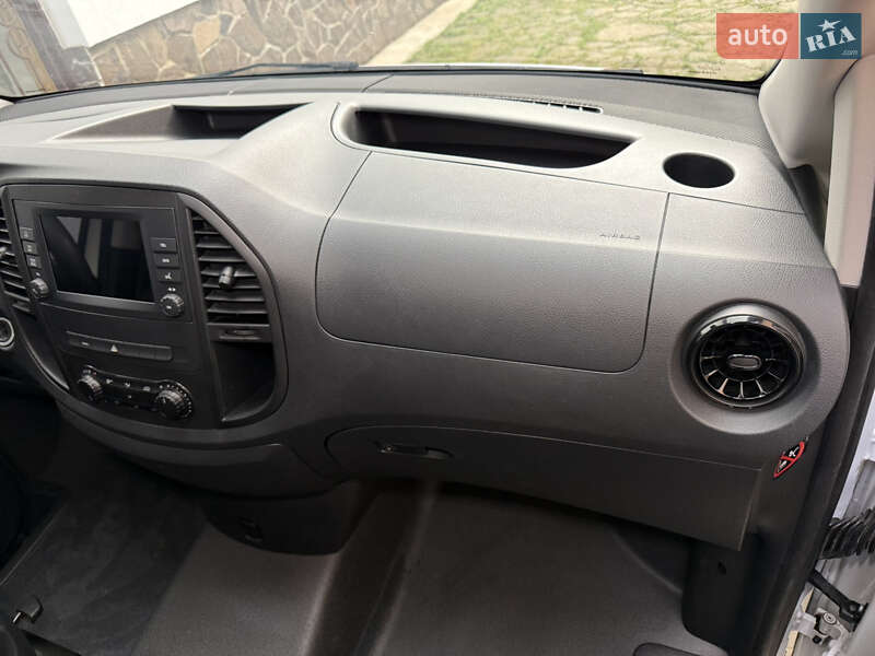 Минивэн Mercedes-Benz eVito 2021 в Тячеве