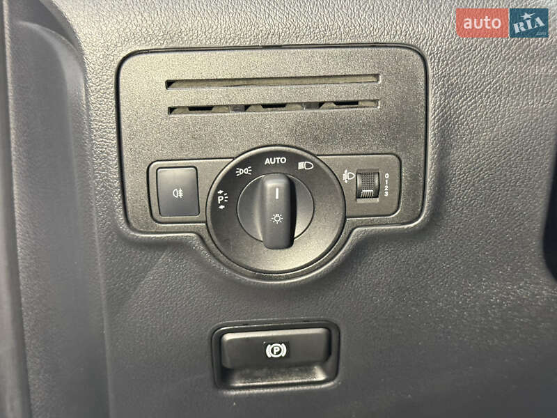 Минивэн Mercedes-Benz eVito 2021 в Тячеве