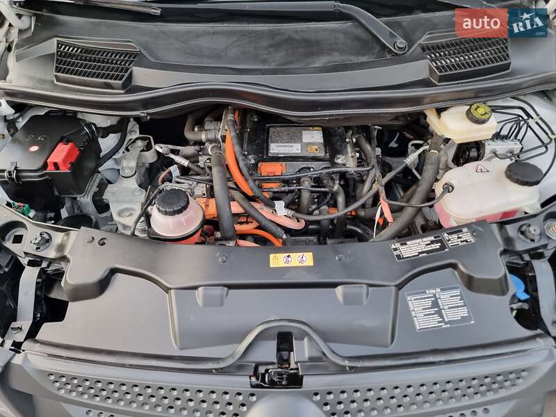 Вантажний фургон Mercedes-Benz eVito 2022 в Радивиліві