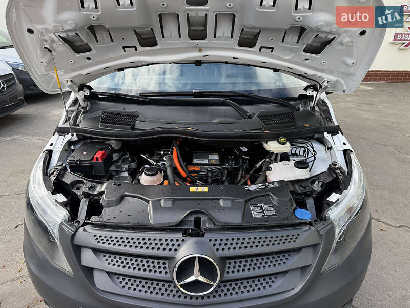 Грузовой фургон Mercedes-Benz eVito 2022 в Киеве