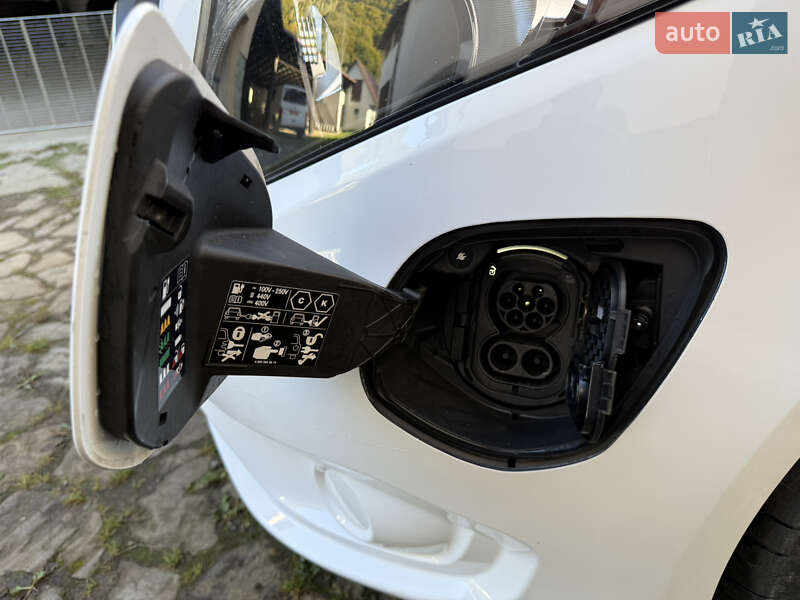 Минивэн Mercedes-Benz eVito 2021 в Тячеве