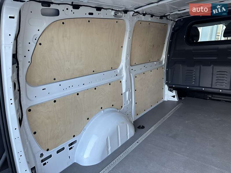Вантажний фургон Mercedes-Benz eVito 2019 в Києві