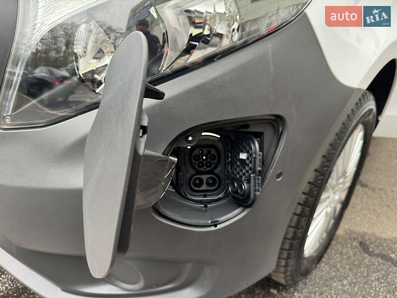 Вантажний фургон Mercedes-Benz eVito 2024 в Києві