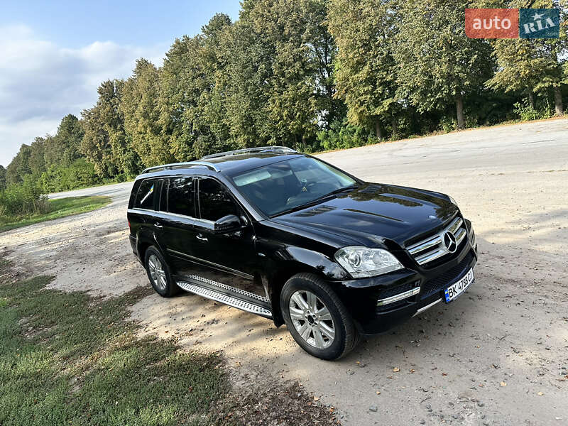 Внедорожник / Кроссовер Mercedes-Benz GL-Class 2011 в Корце