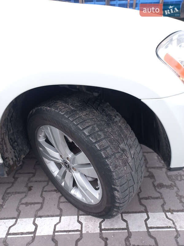 Внедорожник / Кроссовер Mercedes-Benz GL-Class 2010 в Бучаче