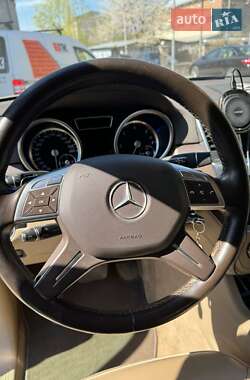 Позашляховик / Кросовер Mercedes-Benz GL-Class 2013 в 