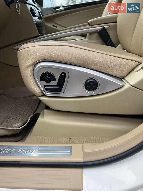 Позашляховик / Кросовер Mercedes-Benz GL-Class 2011 в Рівному