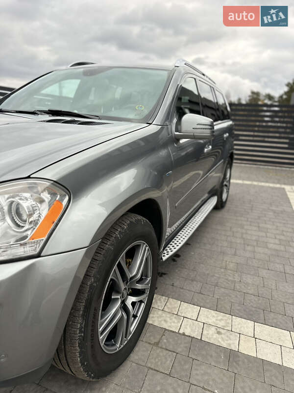 Внедорожник / Кроссовер Mercedes-Benz GL-Class 2011 в Вараше