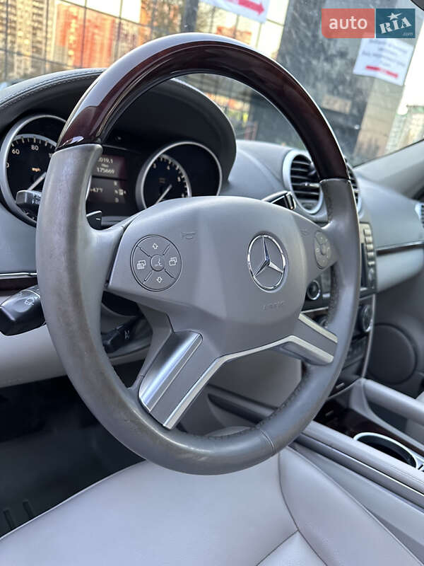 Внедорожник / Кроссовер Mercedes-Benz GL-Class 2010 в Киеве