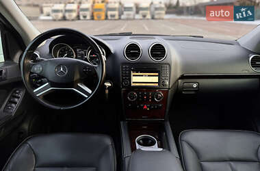 Позашляховик / Кросовер Mercedes-Benz GL-Class 2010 в 