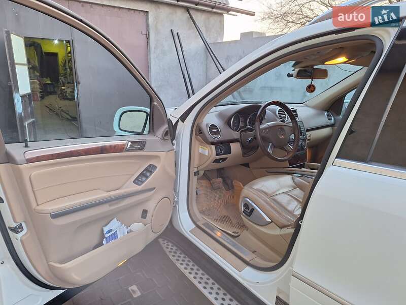 Внедорожник / Кроссовер Mercedes-Benz GL-Class 2008 в Татарбунарах фото 7 Внедорожник / Кроссовер Mercedes-Benz GL-Class 2008 в Татарбунарах