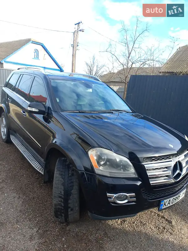 Mercedes-Benz GL-Class