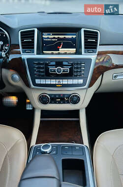Внедорожник / Кроссовер Mercedes-Benz GL-Class 2012 в 