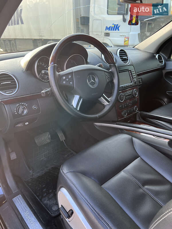 Внедорожник / Кроссовер Mercedes-Benz GL-Class 2007 в Вишневом фото 16 Внедорожник / Кроссовер Mercedes-Benz GL-Class 2007 в Вишневом