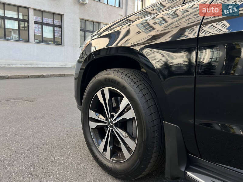 Позашляховик / Кросовер Mercedes-Benz GL-Class 2012 в Києві