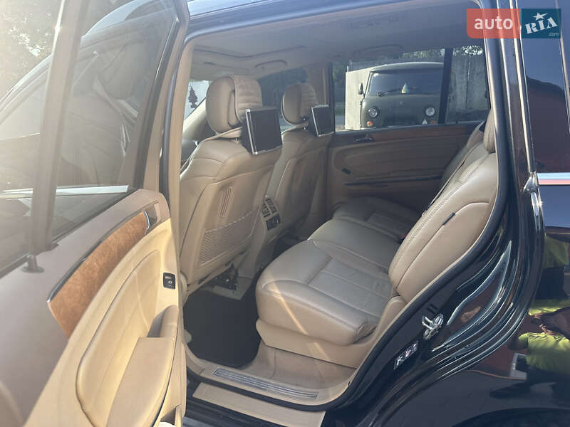 Внедорожник / Кроссовер Mercedes-Benz GL-Class 2009 в Гайсине