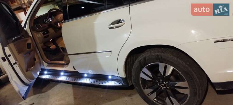 Позашляховик / Кросовер Mercedes-Benz GL-Class 2012 в 