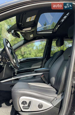 Позашляховик / Кросовер Mercedes-Benz GL-Class 2011 в 