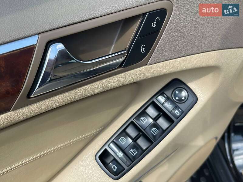 Позашляховик / Кросовер Mercedes-Benz GL-Class 2010 в Києві