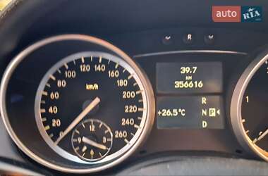 Позашляховик / Кросовер Mercedes-Benz GL-Class 2011 в 